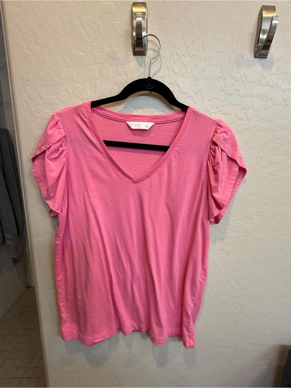 LC Lauren Conrad Pink Puff Sleeve V-Neck Tee